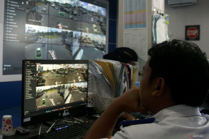 Arus kendaraan bermotor musim libur Nataru 2025 mulai naik