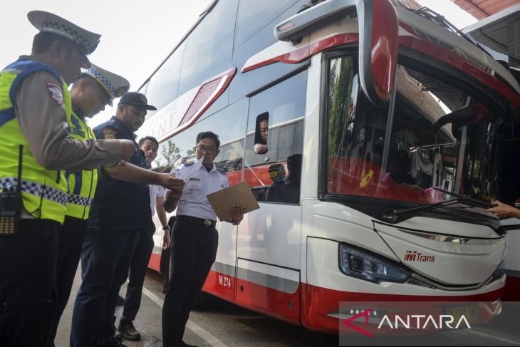 Pemeriksaan kelaikan bus jelang Natal dan tahun baru