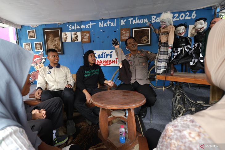 Wayang edukasi pos pengamanan Nataru 