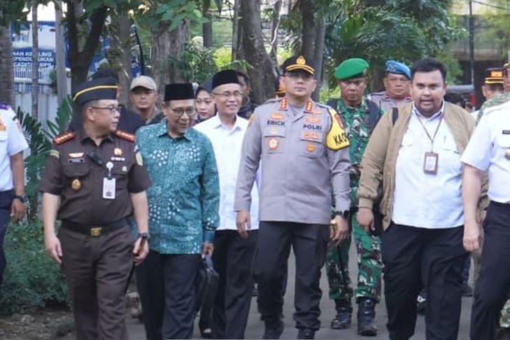 Polisi pastikan pelaksanaan ibadah Natal berjalan aman