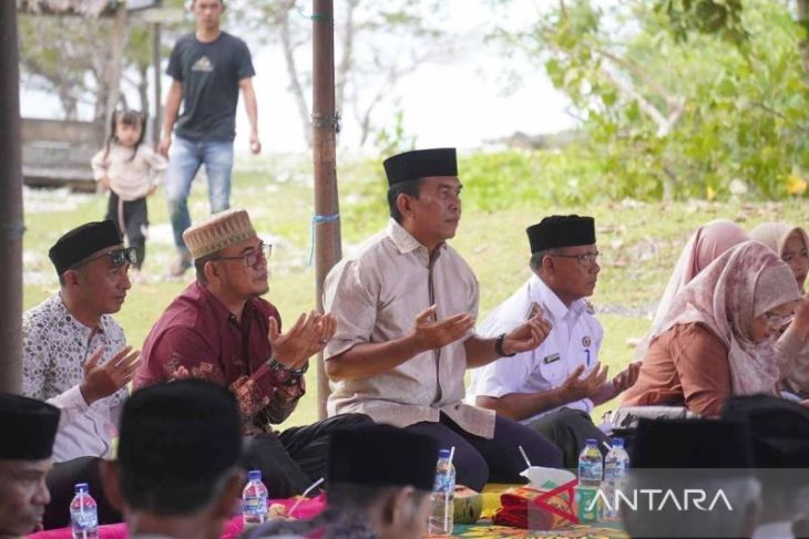 Masyarakat Simeulue gelar kenduri laut dan peringatan 21 tahun tsunami