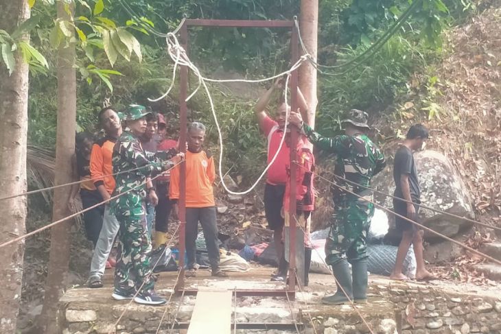 Korem 132/Tadulako bangun jembatan tingkatkan aksesibilitas masyarakat