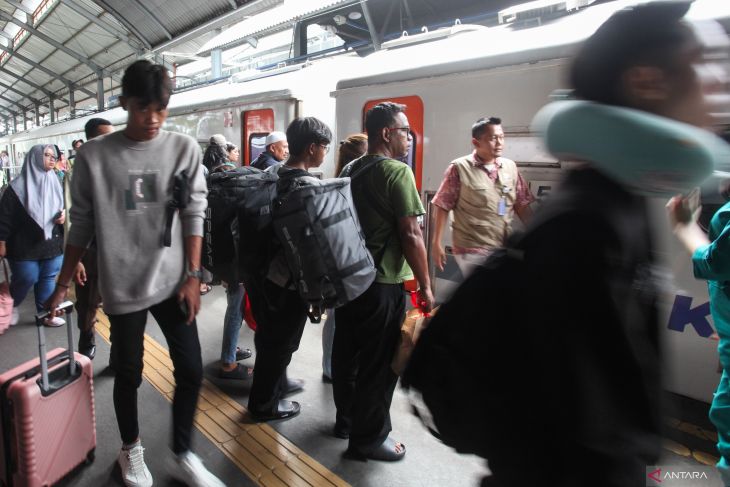 Arus penumpang KA masa Natal 2025 dan Tahun Baru 2026