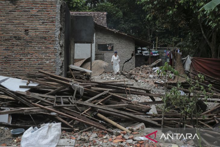 Bencana pergerakan tanah di Lebak