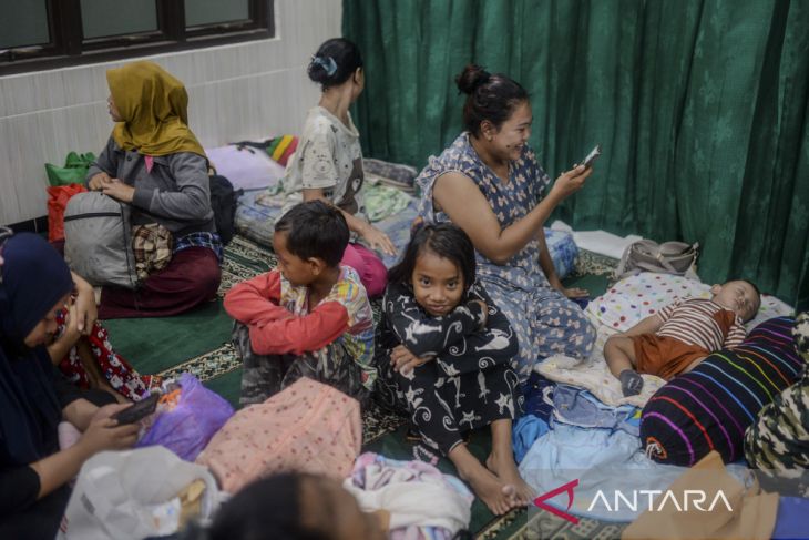 Banjir melanda sejumlah wilayah di Kota Serang