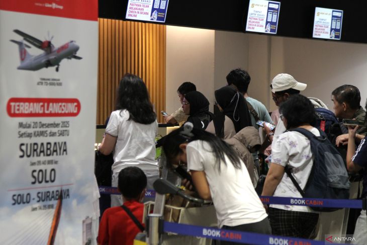 Jumlah penumpang pesawat di Bandara Juanda