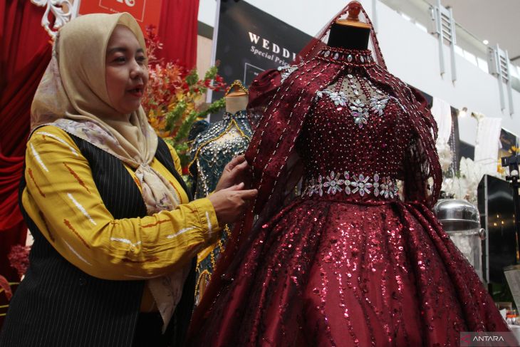 Tren busana pengantin dalam Manten Expo