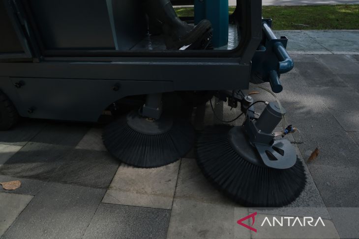 Pemkot Pontianak meluncurkan mobil sapu otomatis