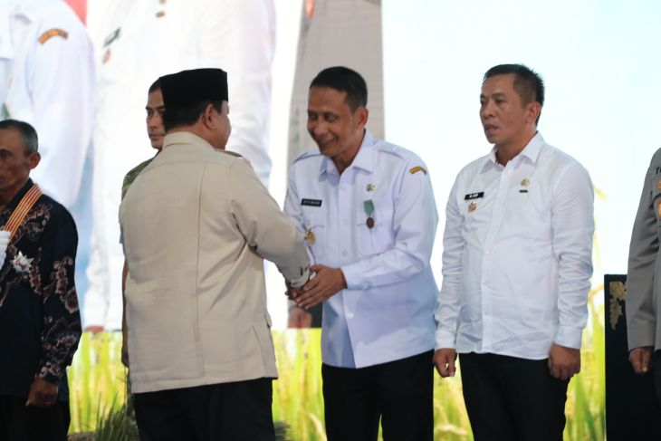 Bupati Bojonegoro terima penghargaan Satyalancana Wira Karya