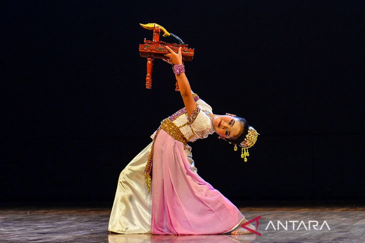 Pasanggiri Jaipongan Seniman Sunda Bangkit