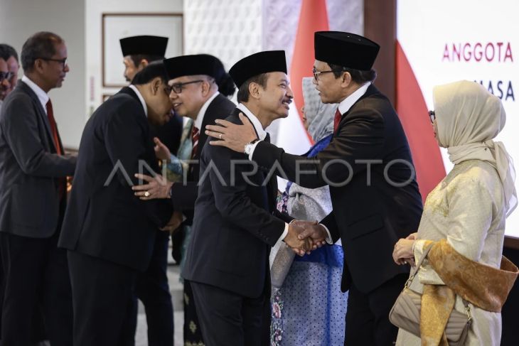 Foto: Pengucapan sumpah anggota MKMK