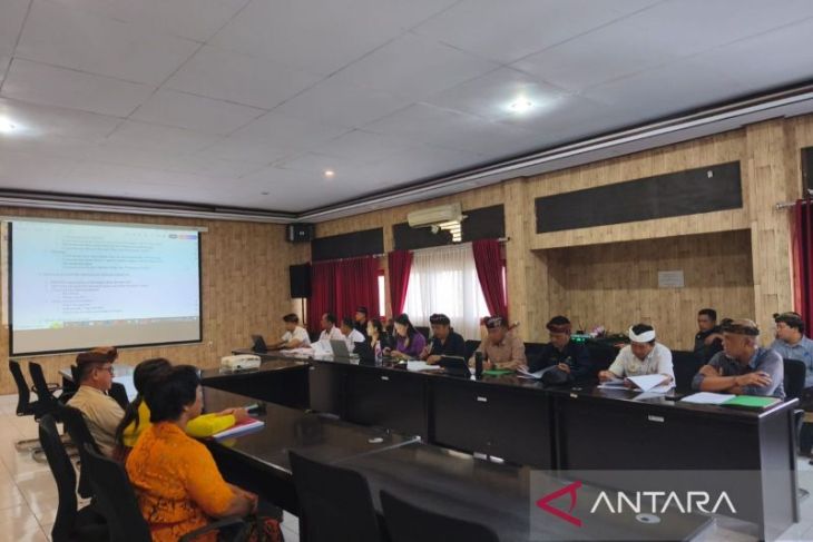 Pemkab Bangli berhentikan dua ASN mangkir dari tugas