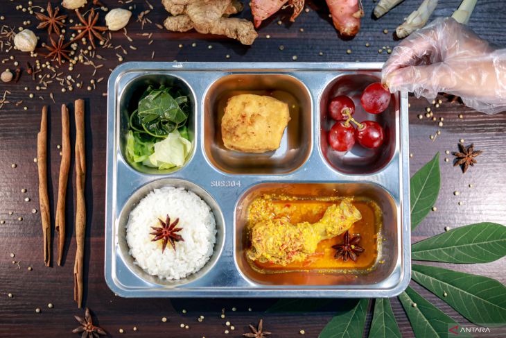 SPPG Tanjunganom Nganjuk hidangkan menu kuliner nusantara