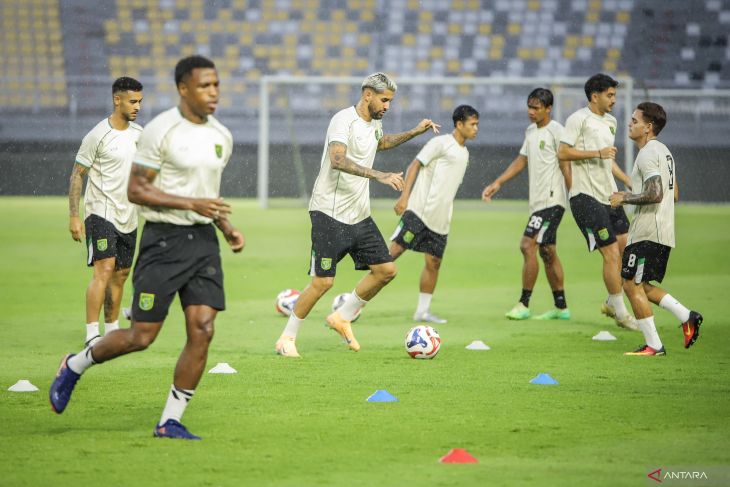 Persebaya rekrut dua pemain asing asal Brasil