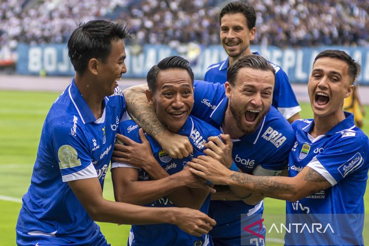 Persib Bandung menang melawan Persija Jakarta