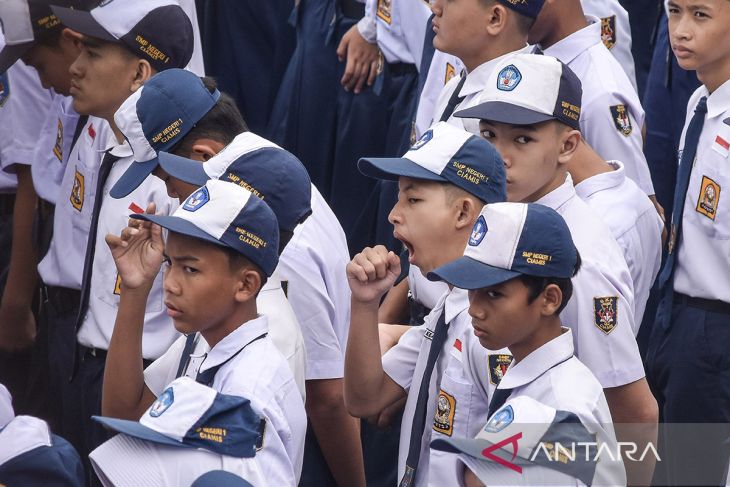 Hari pertama masuk sekolah pascalibur semester