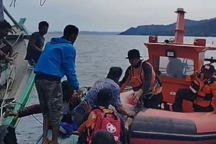 Tim SAR evakuasi pemancing tenggelam di Pulau Hari Konsel