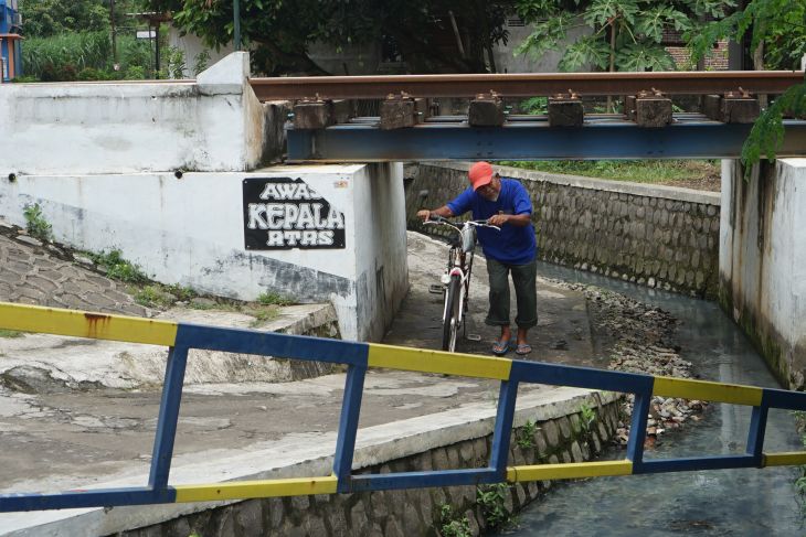 Penyeberangan bawah rel KA di Tulungagung