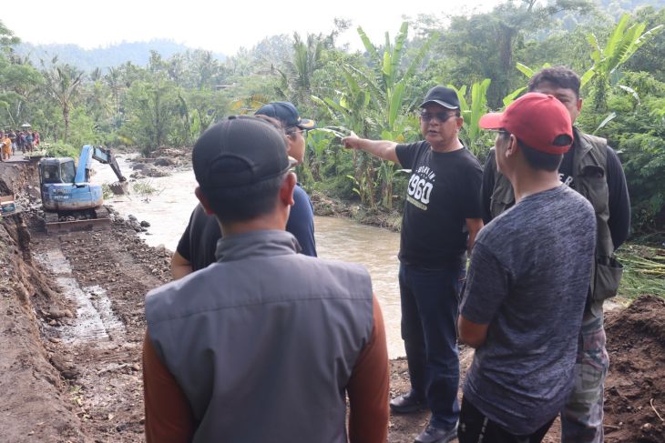 Bupati Buleleng pastikan tangani cepat perbaikan akses putus ke sekolah