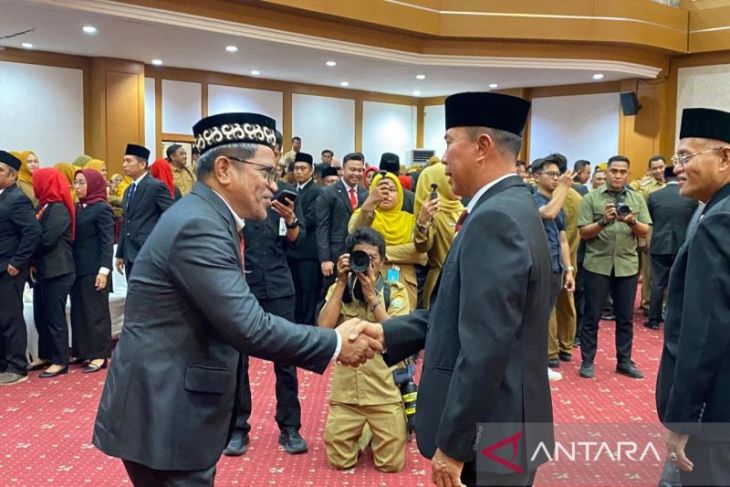 Gubernur Andi Sumangerukka lantik 17 Pejabat Tinggi Pratama Pemprov Sultra