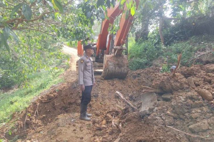 Polda Aceh kerahkan alat berat percepat pemulihan wilayah bencana