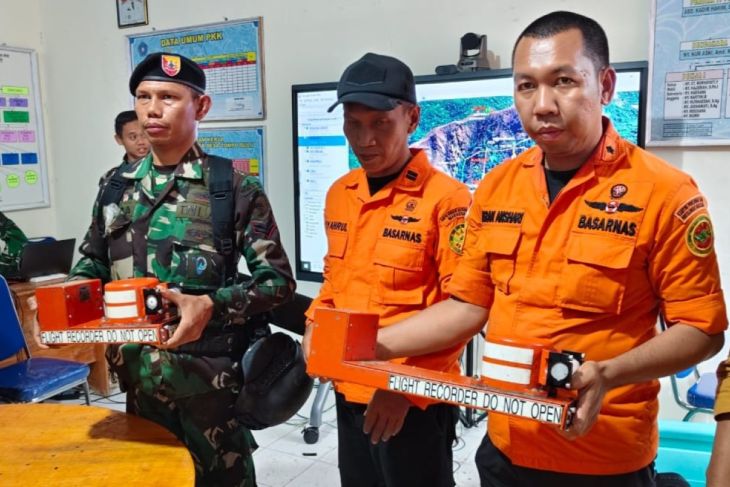Black box pesawat ATR ditemukan di Gunung Bawakaraeng