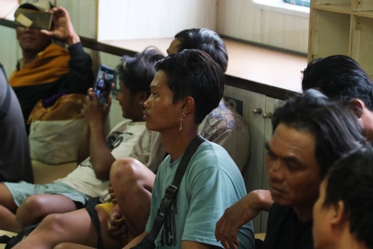 Korban selamat kapal ikan tenggelam