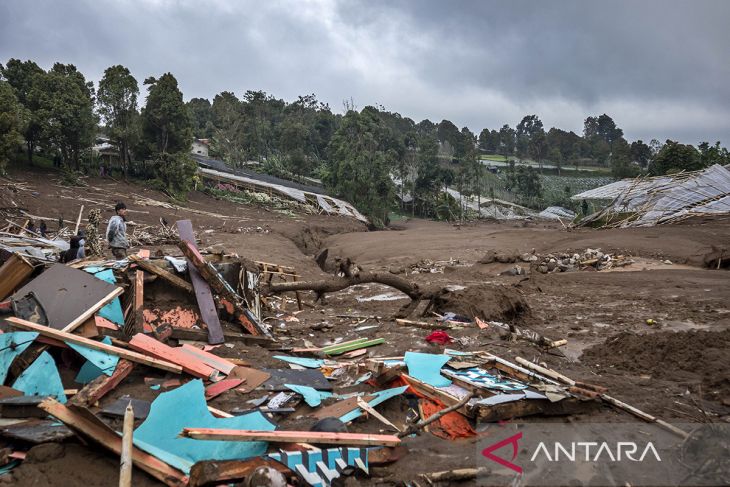 Bencana tanah longsor di Cisarua