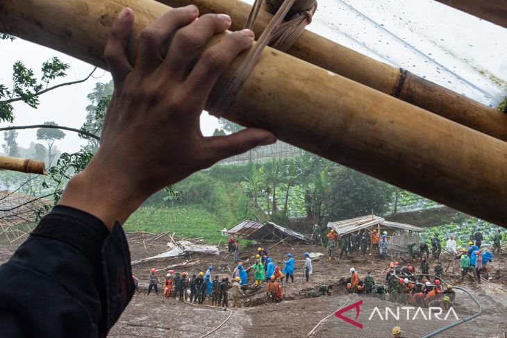 Pencarian korban longsor Cisarua hari Kelima