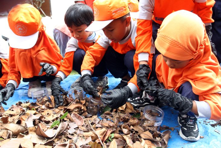 Peringatan hari edukasi lingkungan di Malang
