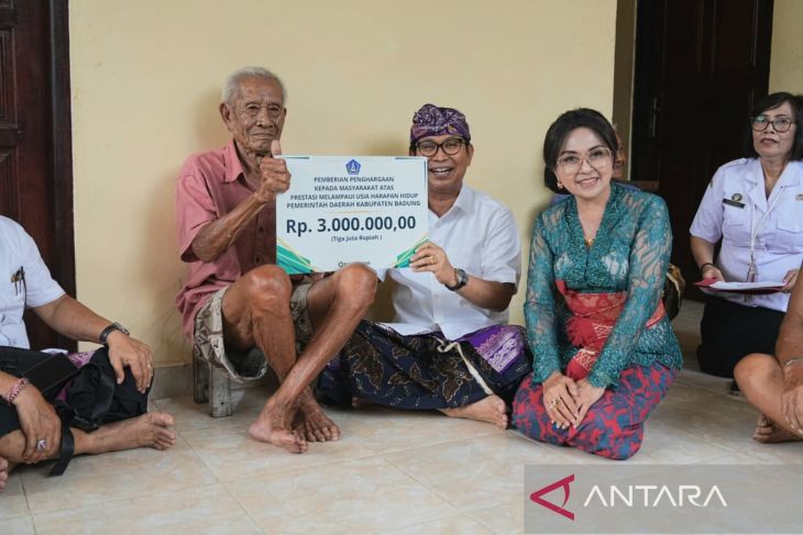 Ada bansos Rp3 juta untuk lansia di atas 75 tahun di Badung, Bali