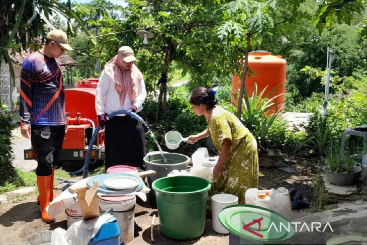 Bondowoso terus distribusikan air bersih ke daerah kekurangan air