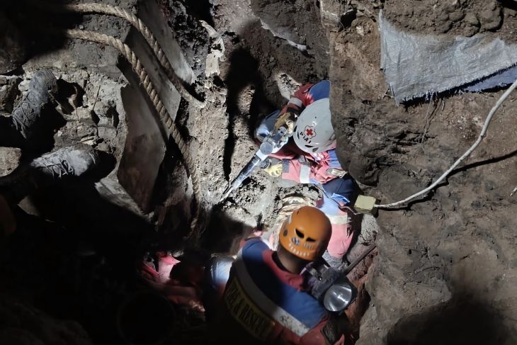 Dua warga Bandung tewas tertimbun saat cari harta karun di Antapani