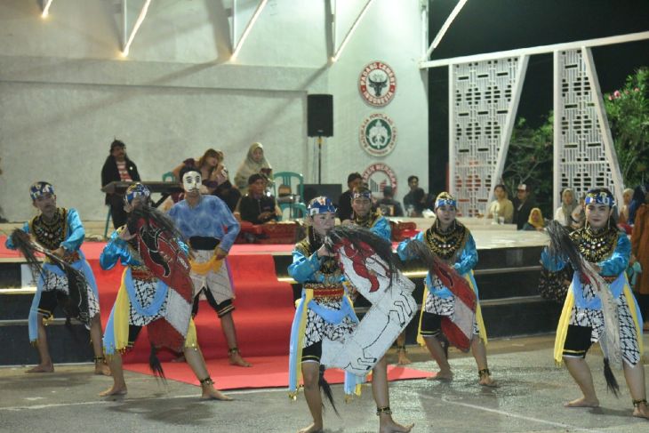 Lestarikan nilai-nilai budaya, Pemkot Jambi bersama Pujakesumagelar pertunjukan kuda kepang Turunggo Yekti