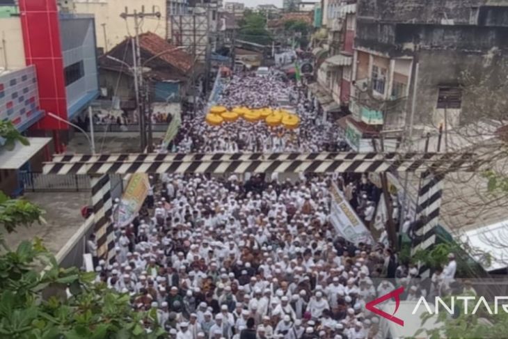 Puluhan ribu jamaah Ziarah Kubro 2026 putihkan Kota Palembang