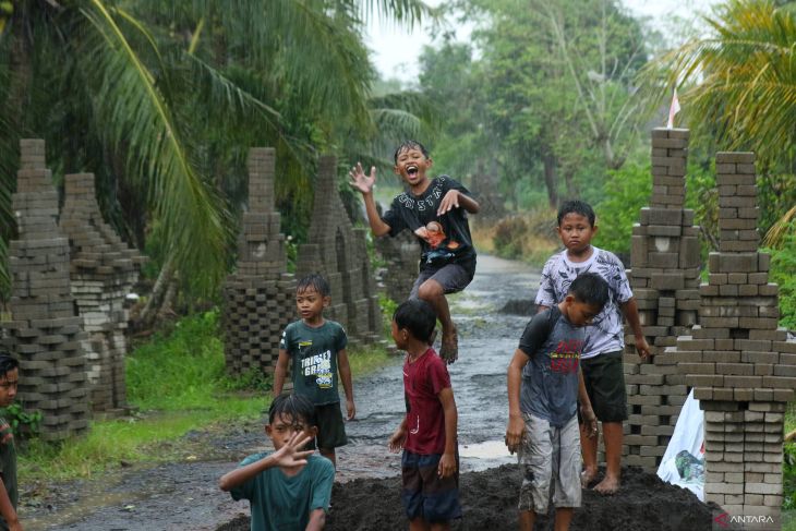 Candi paving karya seni bentuk protes warga