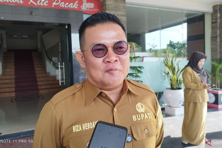 Bupati minta ASN Bangka Selatan layani masyarakat dengan baik