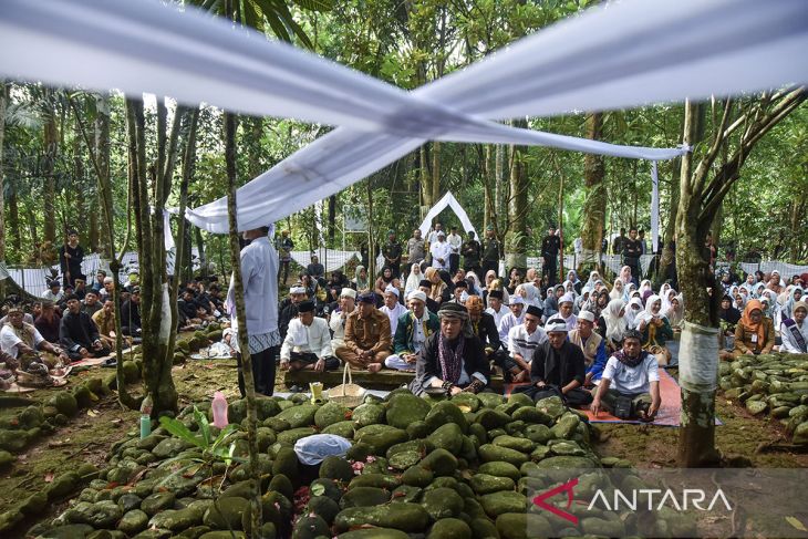 Tradisi mapag ramadhan ngembang di Ciamis