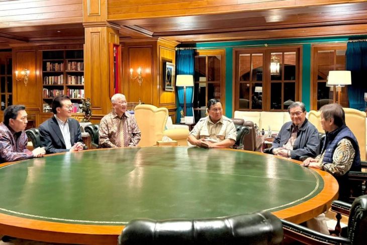 Presiden Prabowo terima audiensi lima pengusaha nasional perkuat Indonesia Incorporated