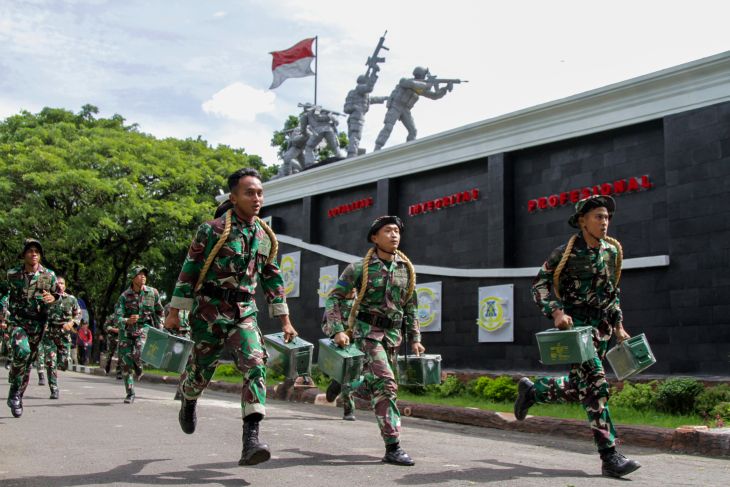 Perlombaan lari estafet Militer