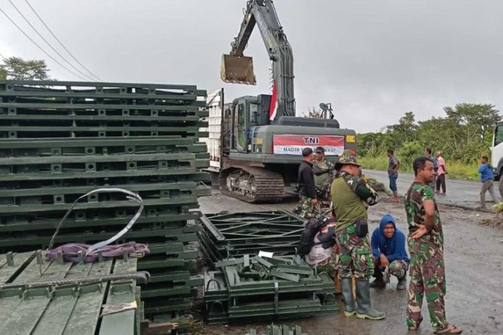 TNI percepat pembangunan jembatan bailey buka akses pascabencana