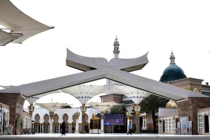Masjid Arrahman Blitar berarsitektur mirip Masjid Nabawi