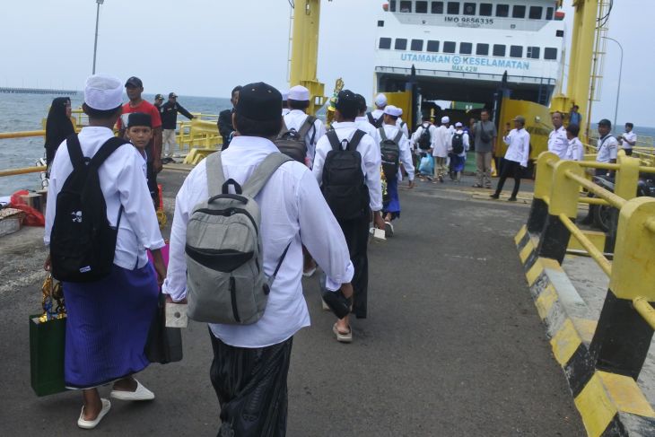Santri pulang kampung ke Pulau Kangean Sumenep