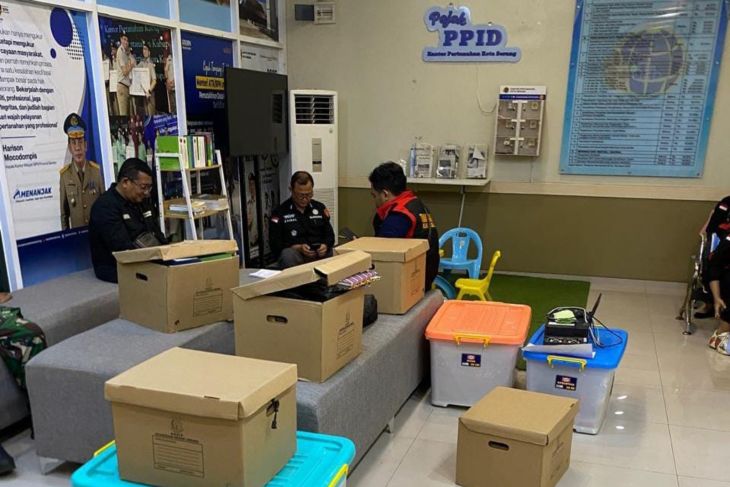 Kejari geledah Kantor Kota BPN Serang, sita uang Rp228 juta