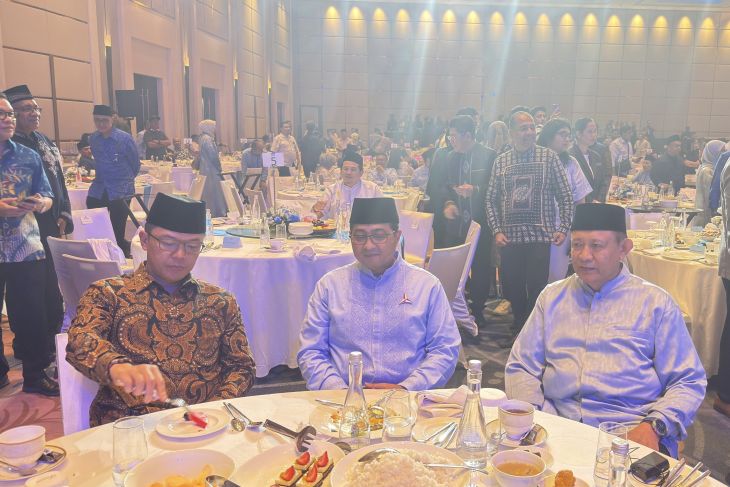 Gubernur Gusnar -- Sekjen Gerindra Sugiono bertemu