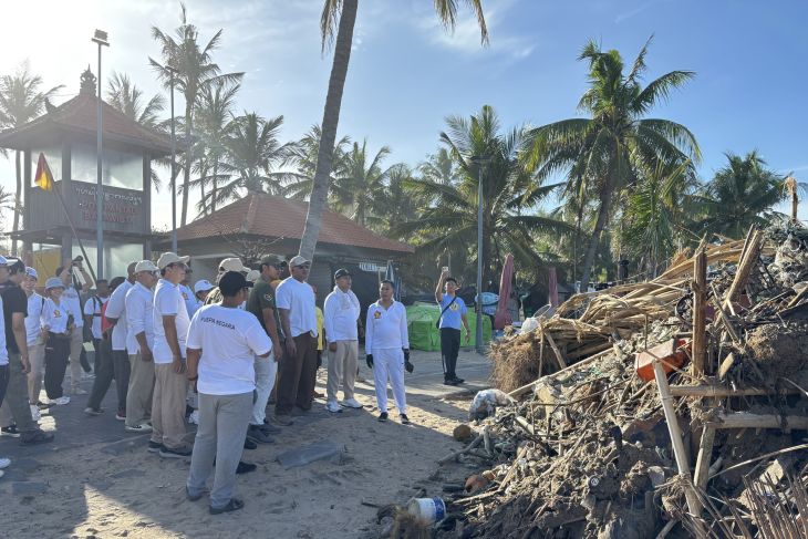 De Gadjah sampaikan langsung kondisi sampah pantai di Bali ke Prabowo