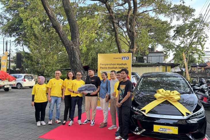 IOH serahkan mobil listrik ke warga Bali pemenang IMPoin Pesta Hadiah