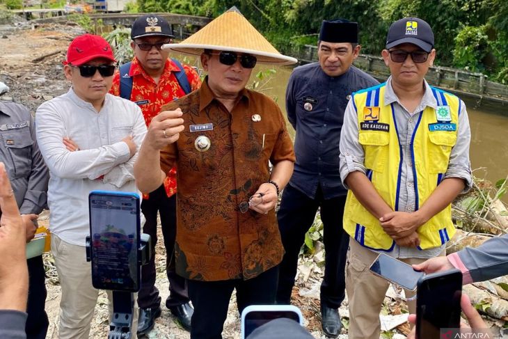 Pemkab Kubu Raya normalisasi sungai untuk cegah banjir