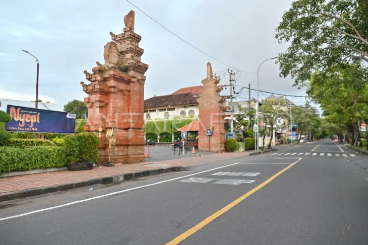 Potret jalanan di Bali lengang saat Nyepi