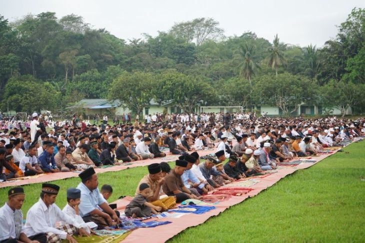 Ribuan warga Bengkayang shalat Id di Lapangan Kompi Bengkayang